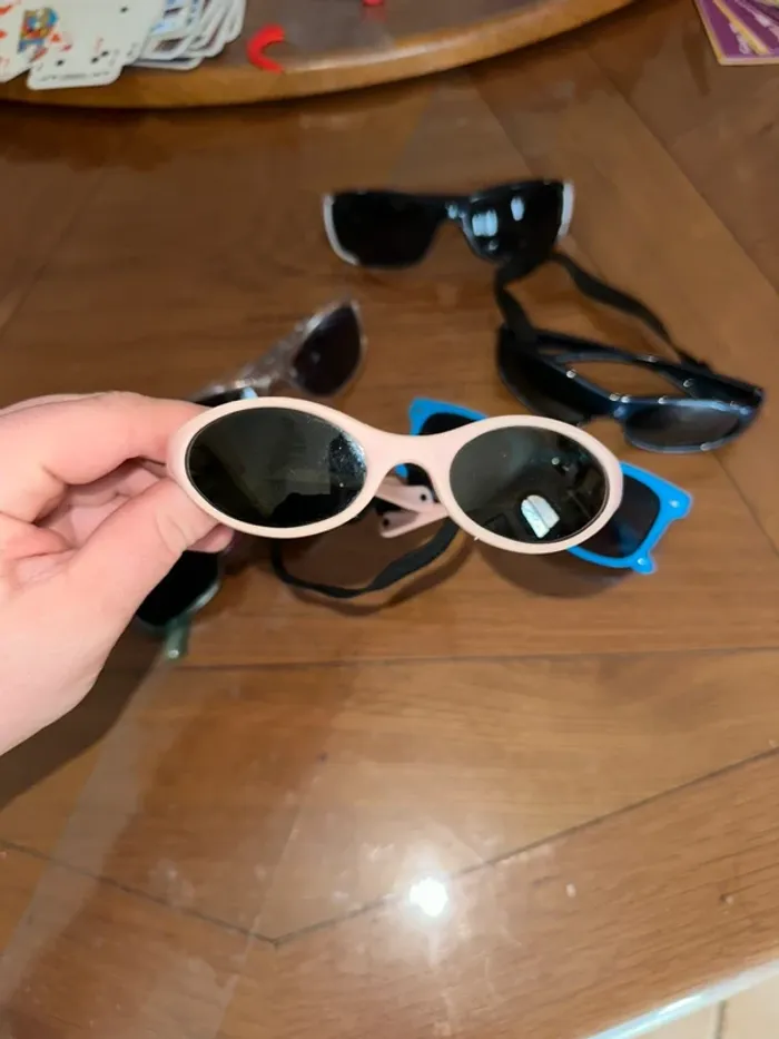 Lot de lunettes de soleil enfants - photo numéro 2