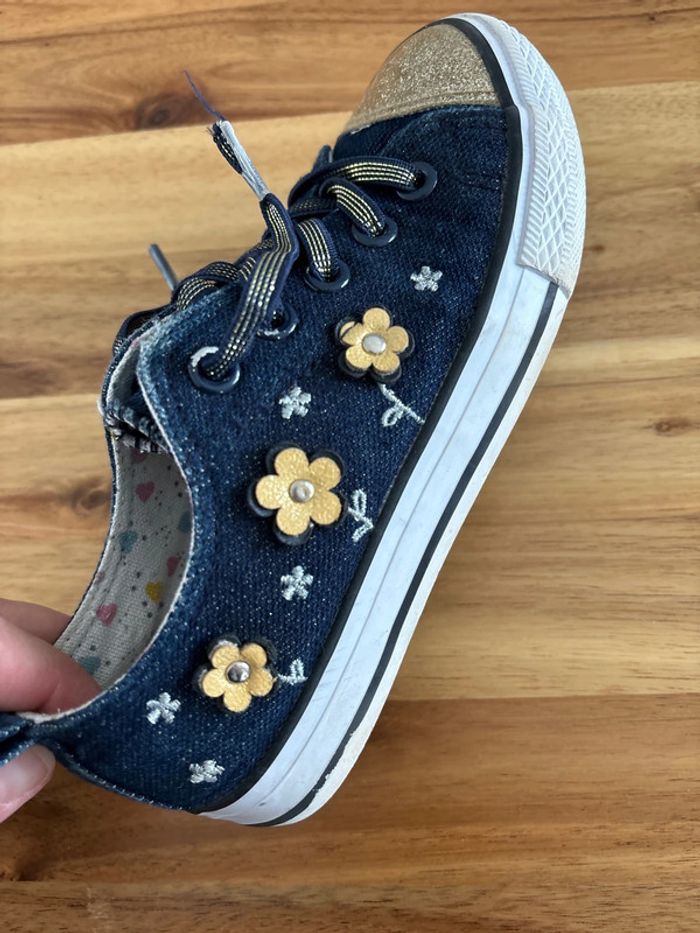 Basket en toile bleue et dorée - photo numéro 9