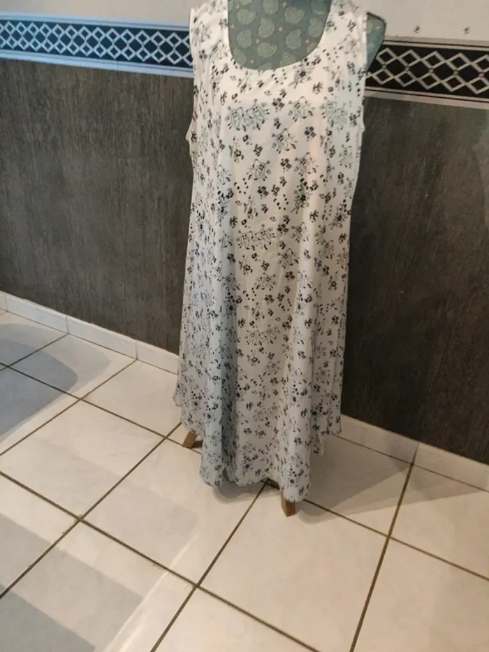 Robe longue sans manche taille 48 - photo numéro 5