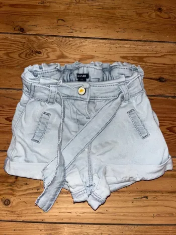 Short jeans