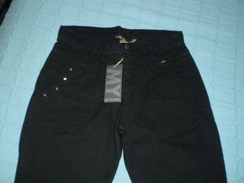 pantalon noir BECKARO NEUF AVEC ETIQUETTE COTON DOUBLE 16 ANS