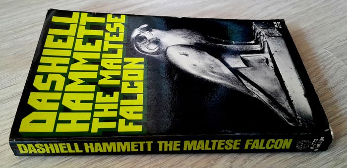 dashiell hammettt - the maltese falcon - photo numéro 2