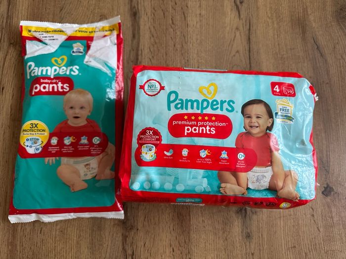 Paquet de couches culottes Pampers taille 4