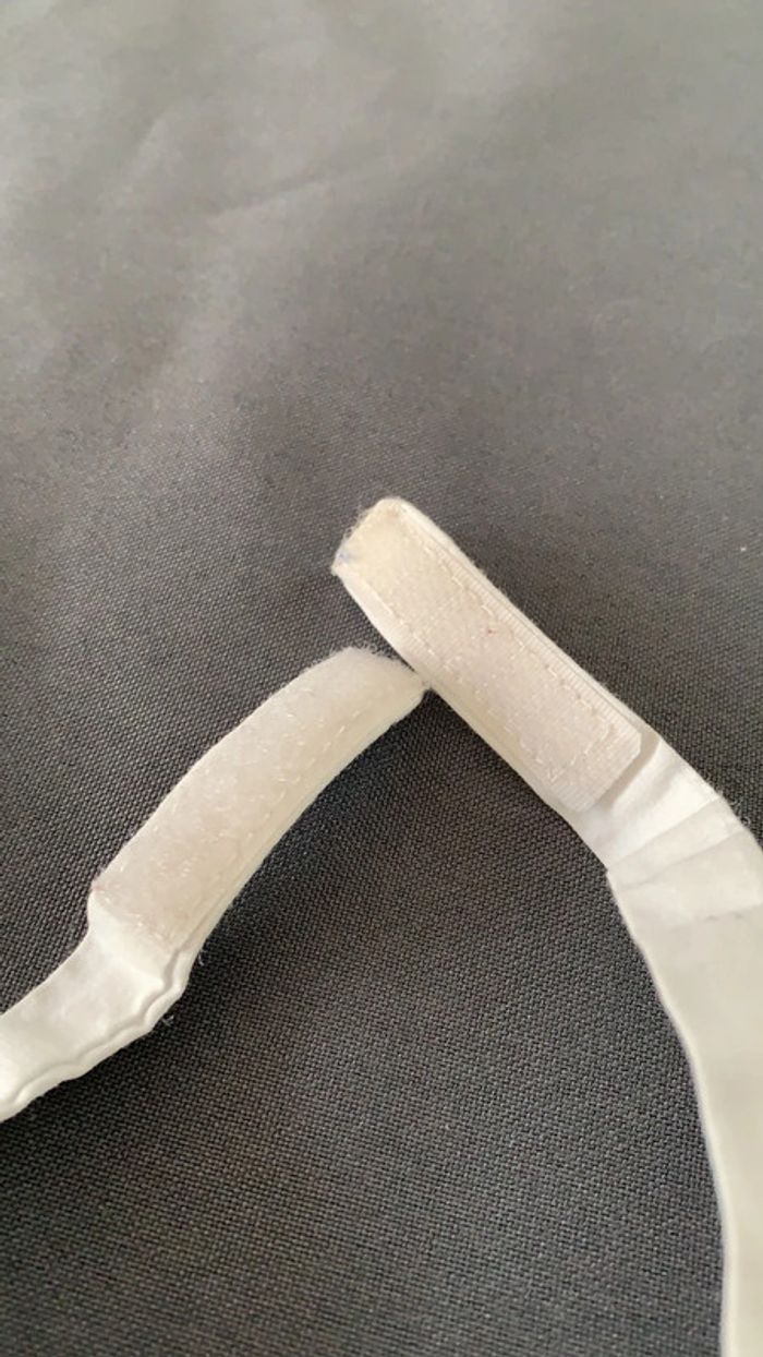 Cravate blanche enfant tour de cou maxi ~32cm réglable scratch - photo numéro 4