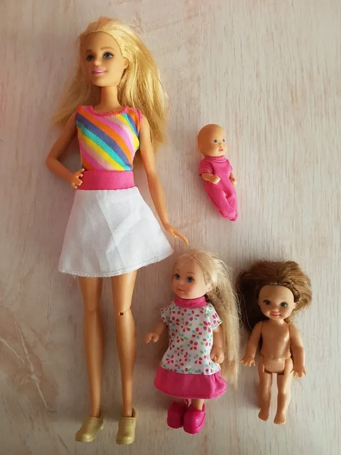 Salon de beauté Barbie et ses enfants - photo numéro 19