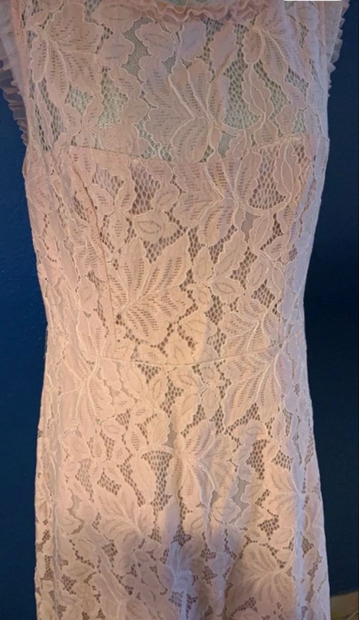 🌸 Robe en dentelle rose poudré OVS – Taille L - photo numéro 2