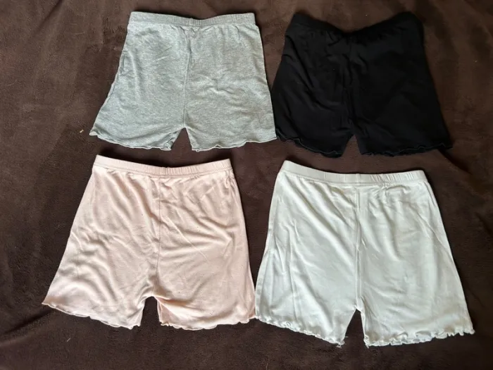 Lot de petits shorts léger 9-10ans - photo numéro 4