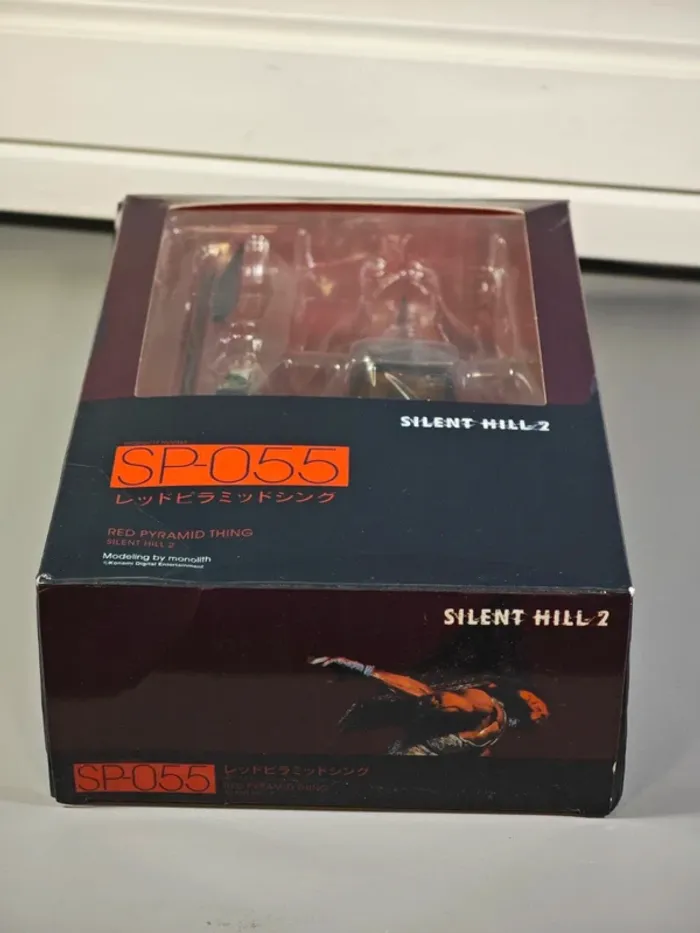 Figurine Silent Hill Pyramid head 18cm Neuve en boîte - photo numéro 6