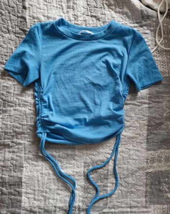 Haut court ficelles bleu zara taille S