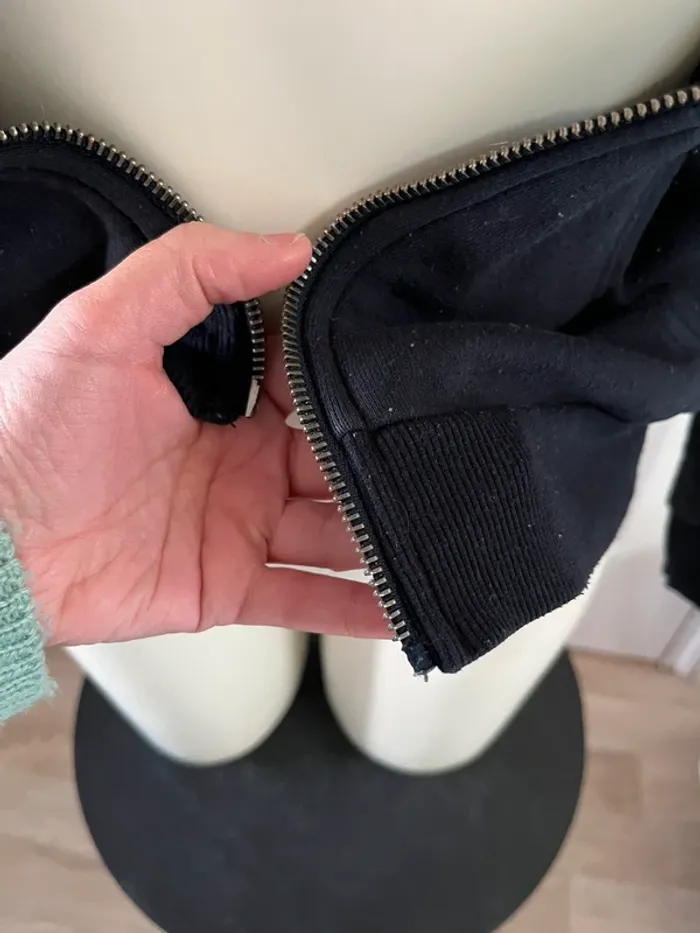 Sweat zippé à capuche - photo numéro 2