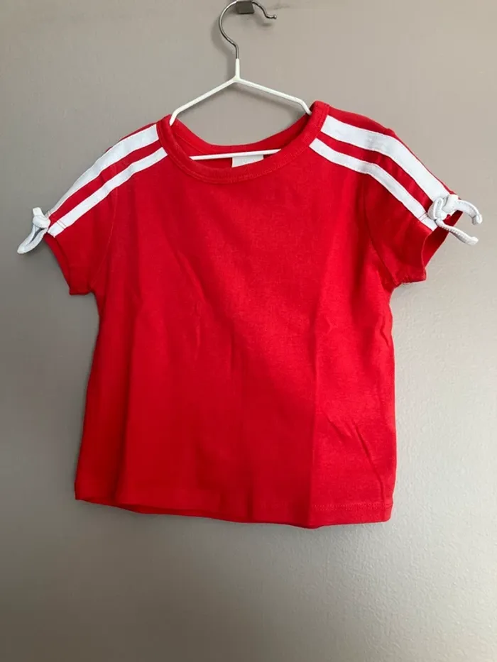 Zara t-shirt 6-7 ans 122 cm - photo numéro 2