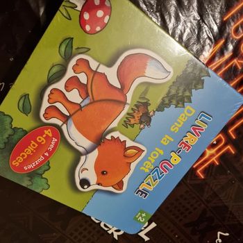 livre PUZZLES DANS LA FORET  - NEUF  sous blister