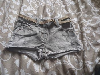 Petit jean gris short court ananas 2 ans ceinture dorée