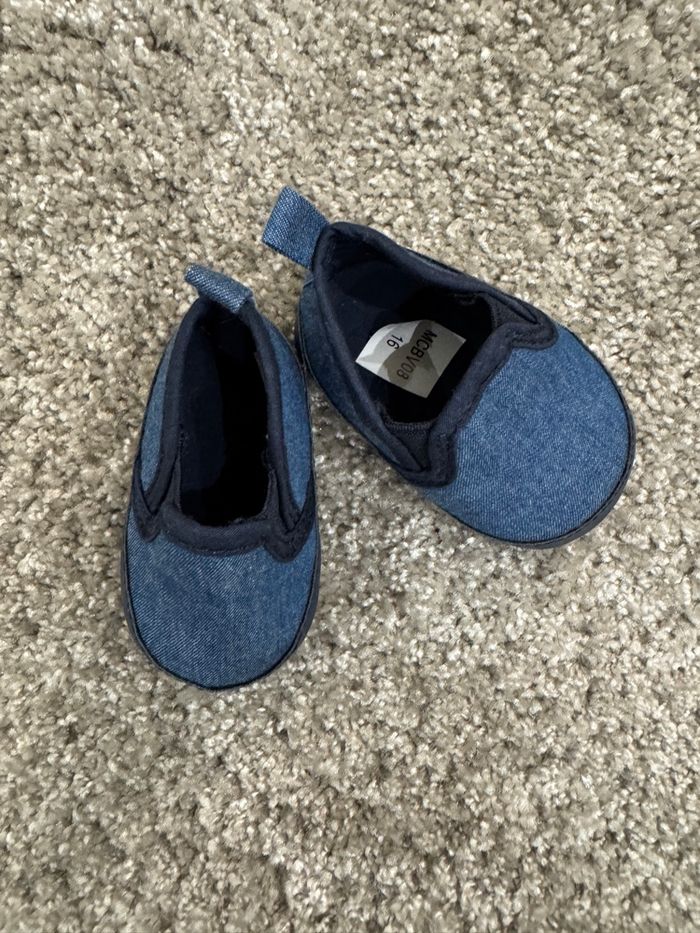 Paire de chaussures pour bébé - photo numéro 3