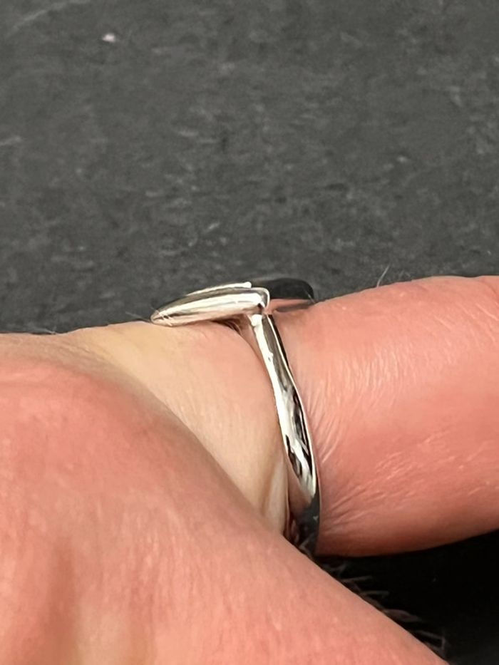 Jolie bague en argent massif T. 58 femme TBE - photo numéro 2