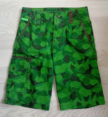 Bermuda camouflage vert 
Quechua 
T. 8 ans