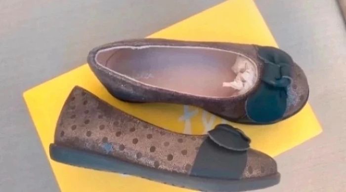 Chaussures ballerines Aster cuir pointure 25 neuves - photo numéro 3