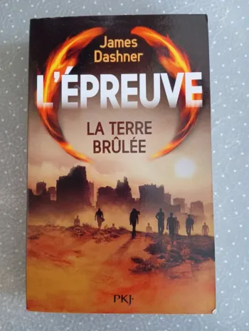 Livre La Terre Brûlée 