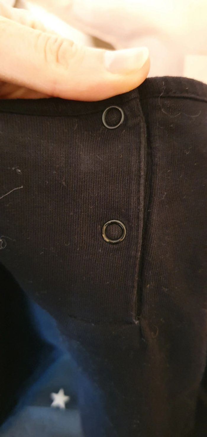 Tee-shirt noir TAO Tape à l'œil taille 6 mois en très bon état - photo numéro 6