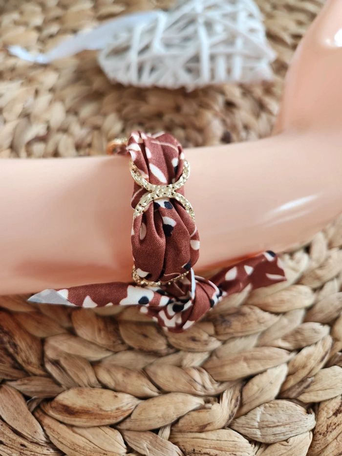 Bracelet jonc et foulard - photo numéro 3
