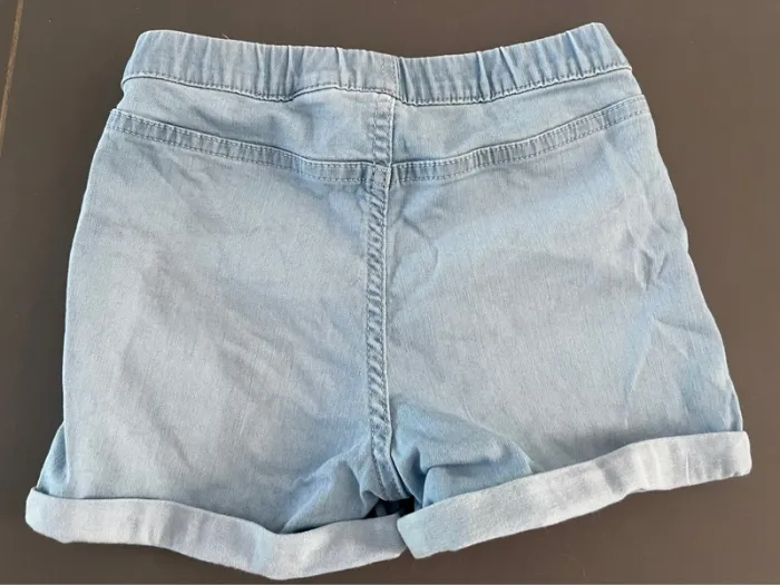 Short h&m 7-8 ans en très bon état - photo numéro 2