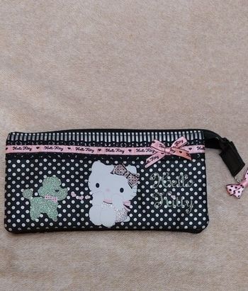 Trousse à crayons ou maquillage Hello Kitty