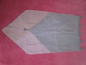 Rideau gris et blanc