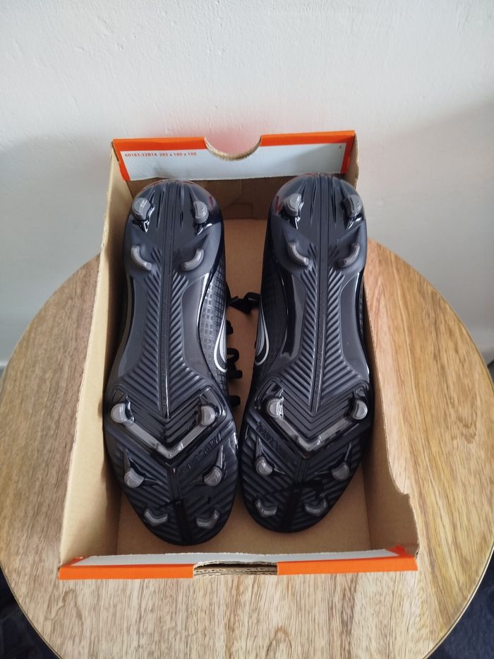 Crampons Nike T 39 - photo numéro 8