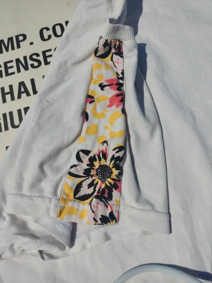 Tee shirt sans manche - photo numéro 2