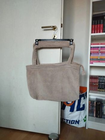 Sac cabas imitation peau de mouton