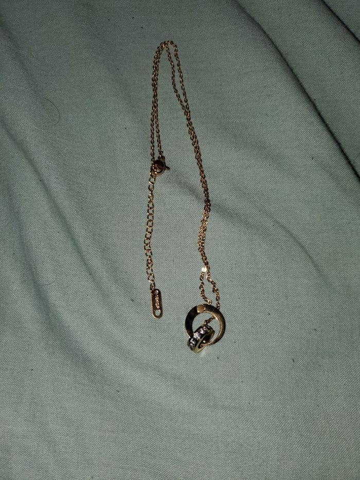 Collier couleur doré