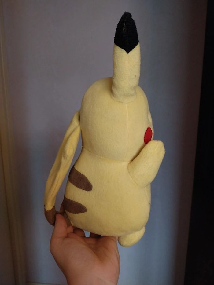 Pikachu peluche - photo numéro 2