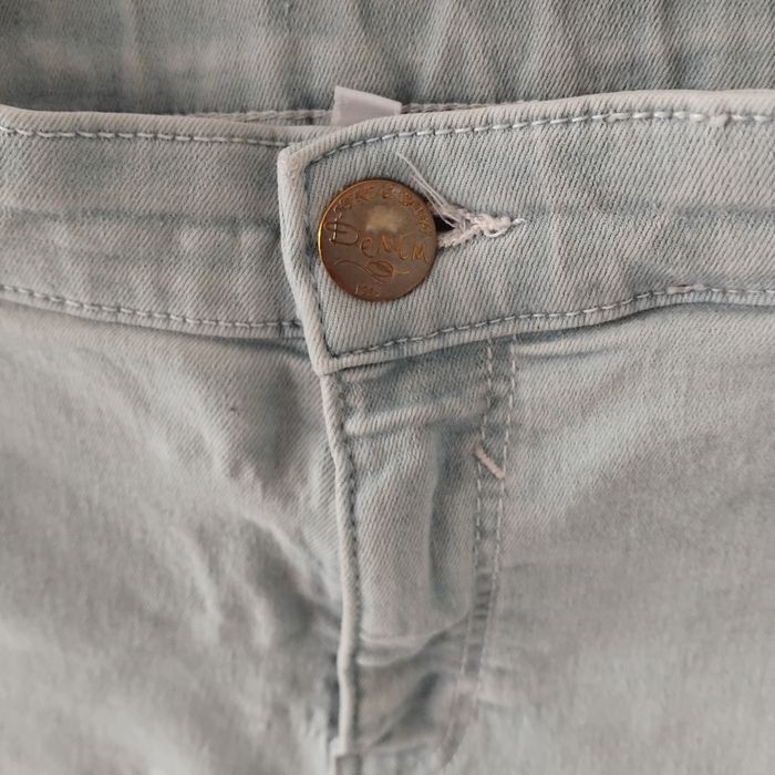 Short bleu clair - photo numéro 2
