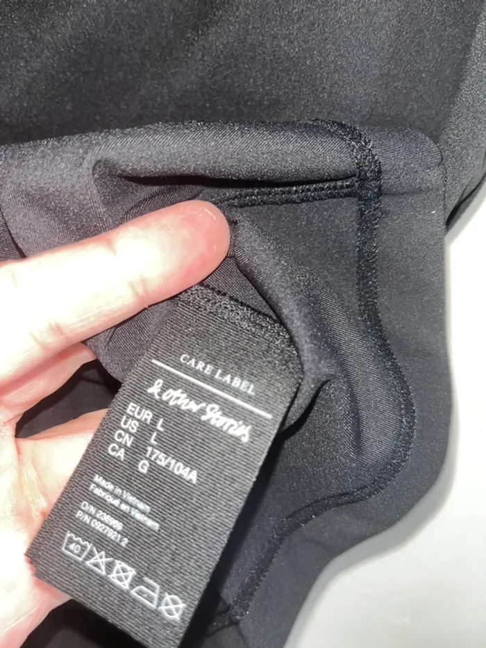 & Other Stories- Brassière ( avec top), taille L, noir , Neuf avec étiquette - photo numéro 11