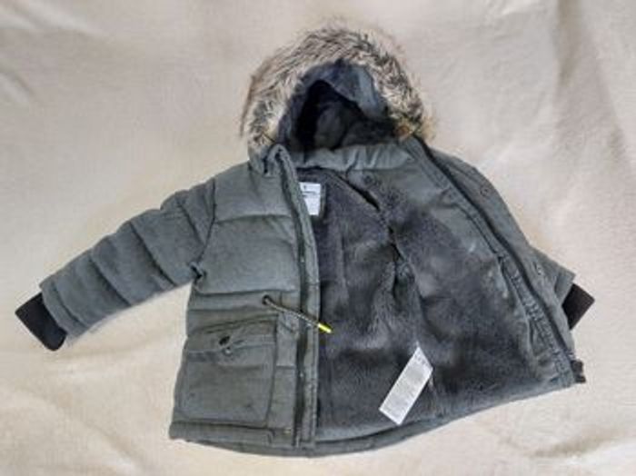 Manteau hiver à capuche 18 mois - photo numéro 3