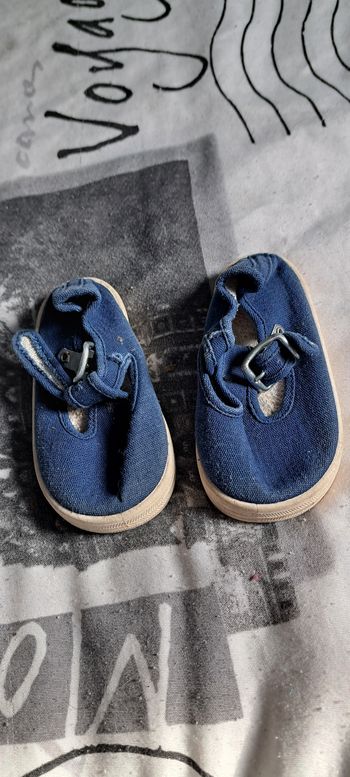 Chaussures fille taille 20