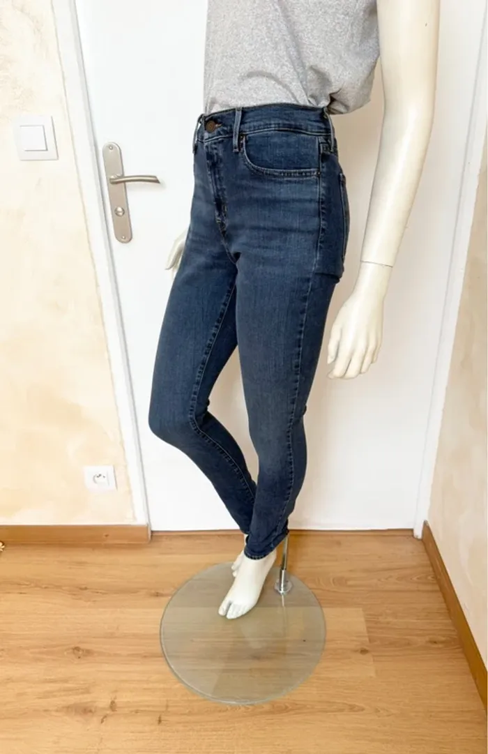 Jean Levi’s 311 Shaping Skinny – Taille 28/32 – bleu denim – Neuf avec étiquette - photo numéro 2