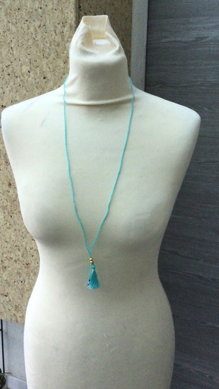 Collier sautoir bleu pendentif pompon - photo numéro 3