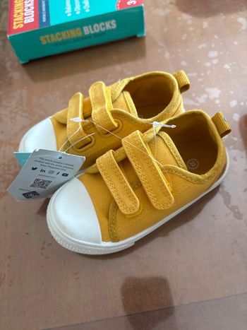 Chaussures Obaïbi jaune dino 22