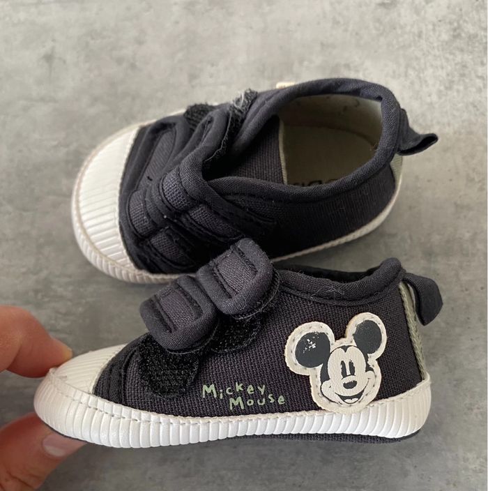 Chaussure bébé Mickey 0-3 mois - photo numéro 2