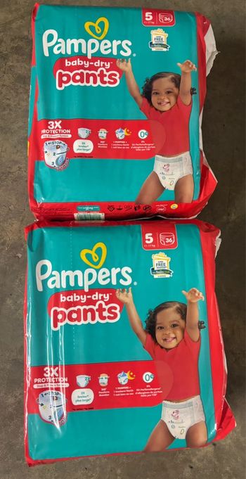 2 paquets de couches culottes Pampers pants taille 5