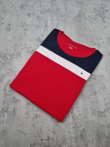 T-shirt Tommy Hilfiger rouge – Taille M Femme (mesures en photos)