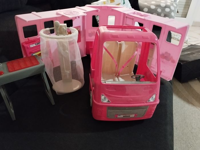 Camping car Barbie - photo numéro 3