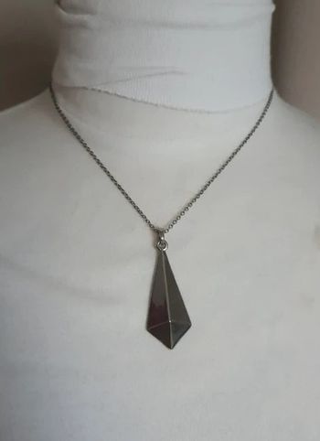 Collier femme en relief