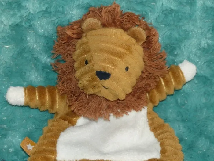 Doudou plat lion marron blanc TAO 🦁parfait état - photo numéro 3