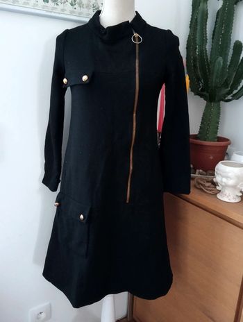 Rare Robe en laine.
Fermeture éclair.
Made in France
70'S