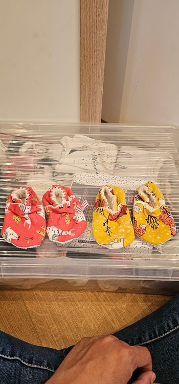 Lot chaussons tissu neuf petit créateur 6 12mois