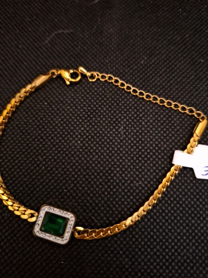 Bracelet acier inoxydable neuf avec etiquette pierre verte et oxyde de zirconium blanc. - photo numéro 3
