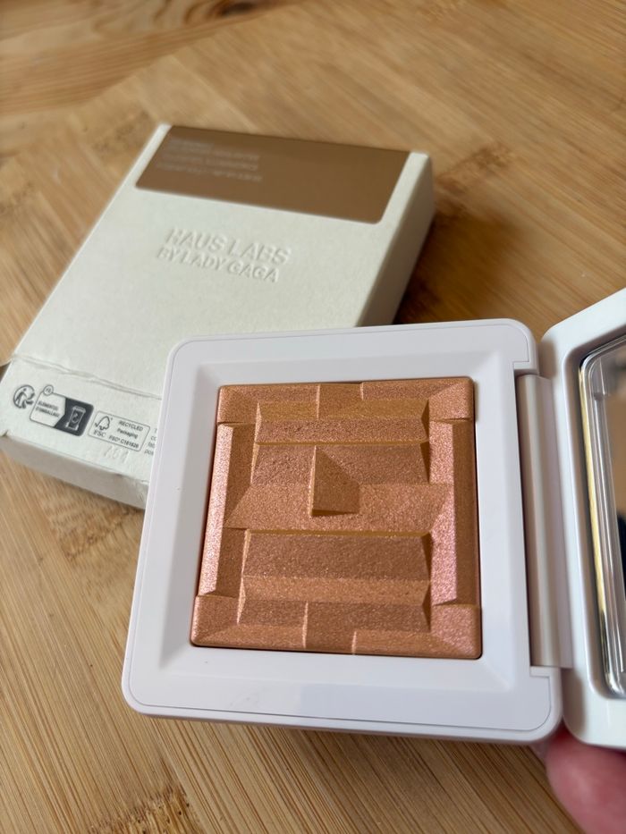 Highlighter Haus Labs - photo numéro 3