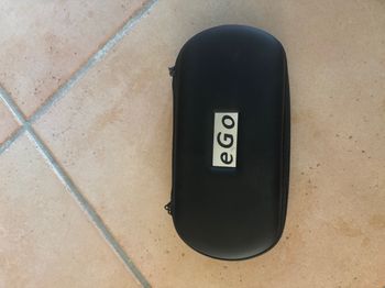 Boite à fermetures avec compartiments